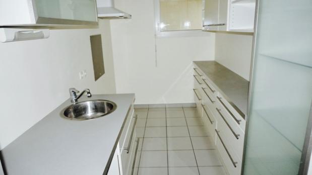 A LOUER - 4 pièces de standing avec terrasse sur Seine - 82 m²