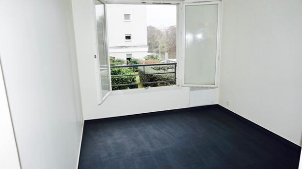 A LOUER - 4 pièces de standing avec terrasse sur Seine - 82 m²