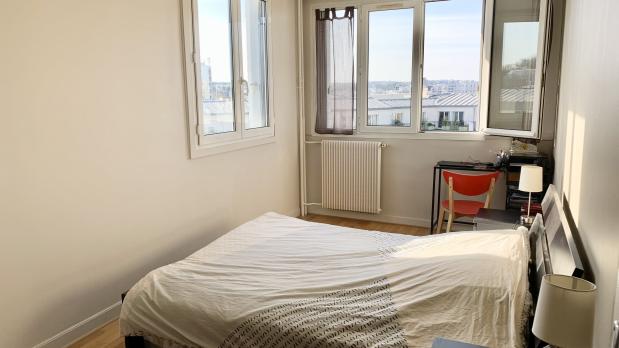 Issy-les-Moulineaux - 3 pièces, étage élevé, proche transports - 74 m²