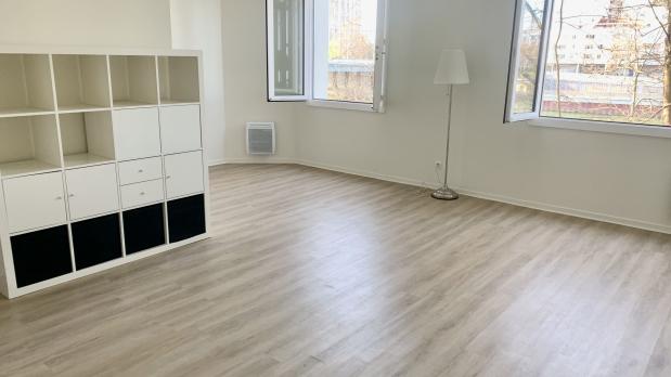A LOUER - Île Saint-Germain - Grand studio sur Seine - 35 m²