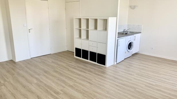 A LOUER - Île Saint-Germain - Grand studio sur Seine - 35 m²