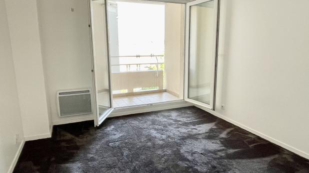 A LOUER - Île Saint-Germain - 2 pièces en étage élevé - 48 m²