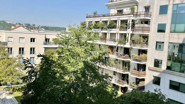 A LOUER - Île Saint-Germain - 2 pièces en étage élevé - 48 m²