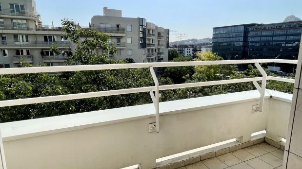 A LOUER - Île Saint-Germain - 2 pièces en étage élevé - 48 m²