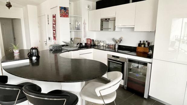 A LOUER - Bords-de-Seine - 4 pièces meublé étage élevé - 84 m²