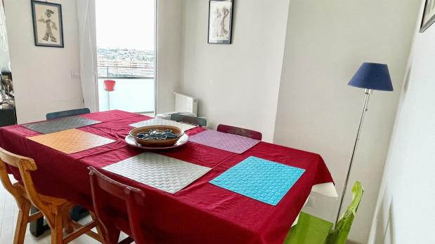 A LOUER - Bords-de-Seine - 4 pièces meublé étage élevé - 84 m²