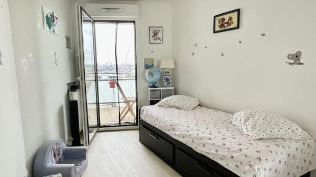 A LOUER - Bords-de-Seine - 4 pièces meublé étage élevé - 84 m²