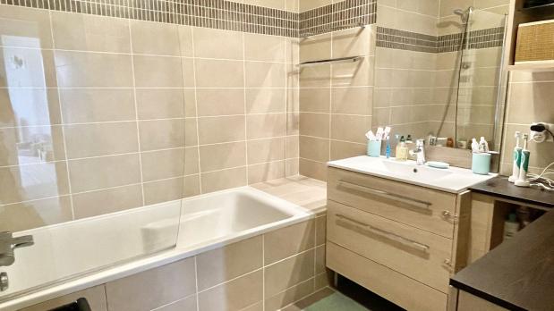 A LOUER - Bords-de-Seine - 4 pièces meublé étage élevé - 84 m²