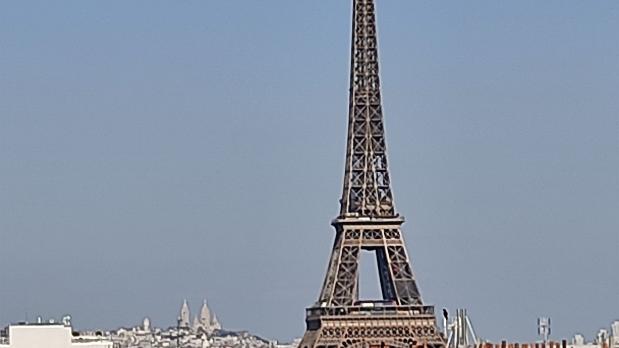 A LOUER - Paris 16ème - Grand studio, vue Tour Eiffel - 37 m²