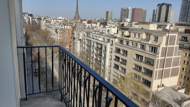 A LOUER - Paris 16ème - Grand studio, vue Tour Eiffel - 37 m²