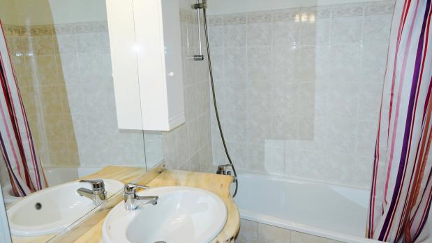 A LOUER - Paris 16ème - Grand studio, vue Tour Eiffel - 37 m²