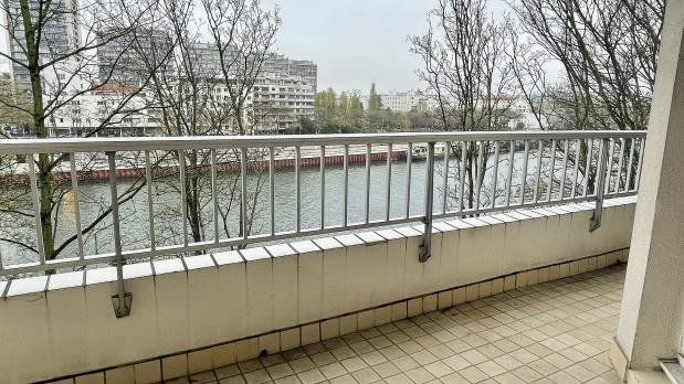 Île Saint-Germain - 3 pièces, étage élevé sur Seine - 71 m²
