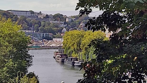 Île Saint-Germain - 4 pièces, étage élevé sur Seine - 89 m²