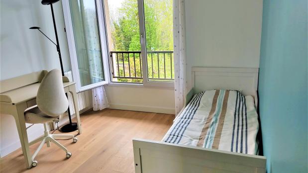 A LOUER - Issy - La Ferme - 3 pièces traversant - 76 m²