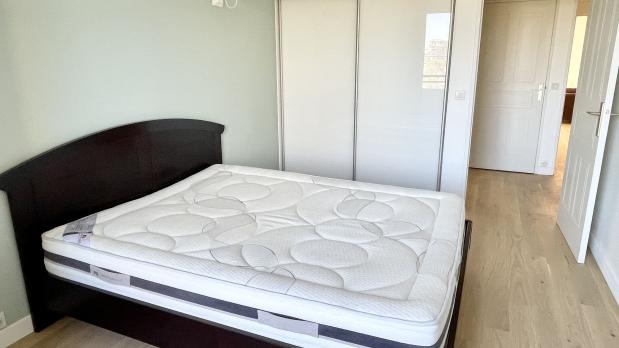 A LOUER - Issy - La Ferme - 3 pièces traversant - 76 m²