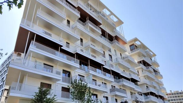 A LOUER - Issy-les-Moulineaux - Studio meublé avec balcon - 27 m²