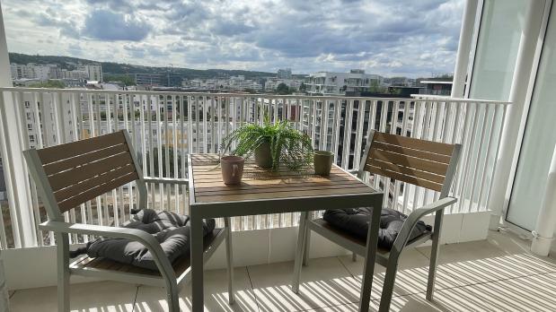 A LOUER - Issy-les-Moulineaux - Studio meublé avec balcon - 27 m²