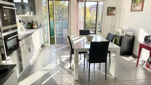 Île Saint-Germain - 3 pièces grand standing sur Seine - 94 m²