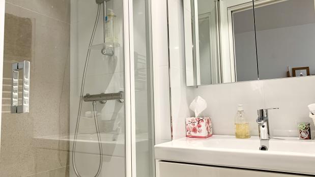 Mairie d'Issy - 3 pièces en triplex avec terrasse - 59 m²