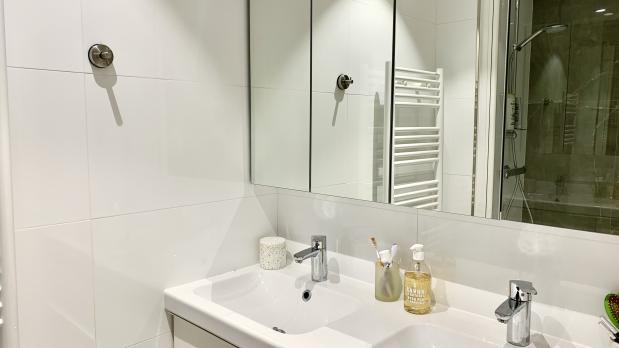Mairie d'Issy - 3 pièces en triplex avec terrasse - 59 m²