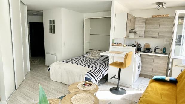 A LOUER - Île Saint-Germain - Studio meublé vue Seine - 30 m²