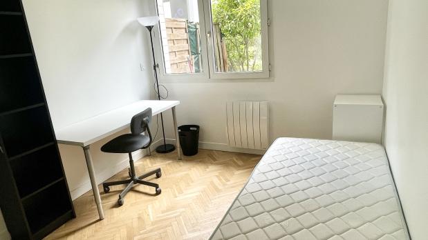 A LOUER - Issy-3-Moulins - 4 pièces meublé avec terrasse - 87 m²