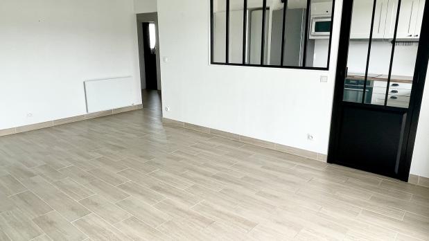 A LOUER - 3 Moulins - 3 pièces traversant avec balcons - 76 m²