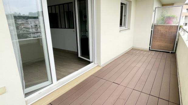 A LOUER - 3 Moulins - 3 pièces traversant avec balcons - 76 m²