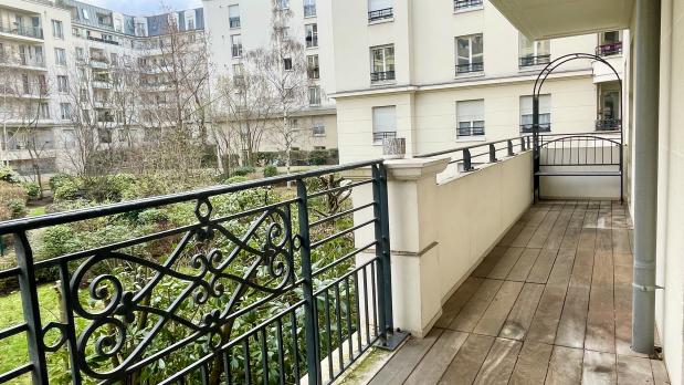 Issy-les-Moulineaux - Haussmann - 3 pièces avec balcon - 67 m²