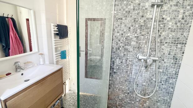 A LOUER - Île Saint-Germain - 2 chambres meublées dans 3 pièces - 70 m²