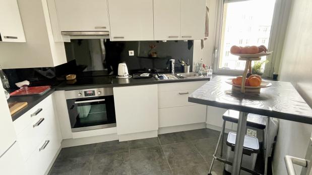 A LOUER - Île Saint-Germain - 2 pièces balcon sur jardins - 54 m²