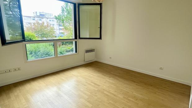 A LOUER - Issy-Bords-de-Seine - 3 pièces de standing - 79 m²