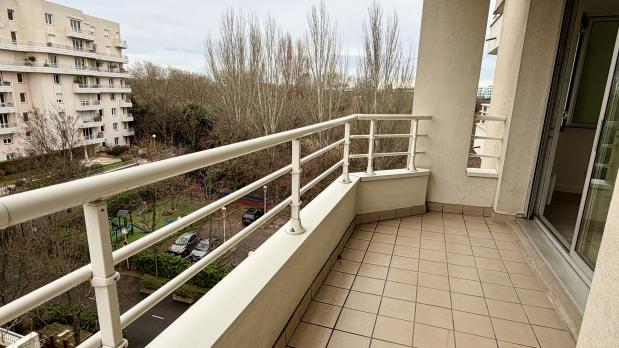 A LOUER - Île Saint-Germain - Studio avec balcon - 24 m²