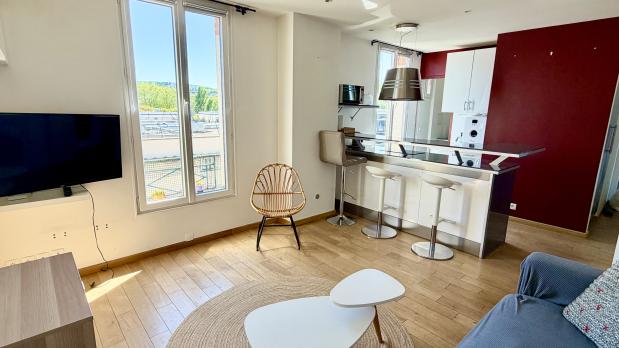 A LOUER - Île Saint-Germain - 2 pièces meublé plein sud - 34 m²