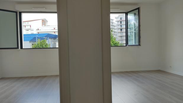 A LOUER - Issy-les-Moulineaux - 3 pièces récent plein sud - 56 m²