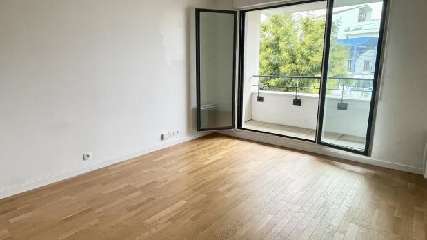 A LOUER - Issy-les-Moulineaux - 3 pièces récent plein sud - 56 m²