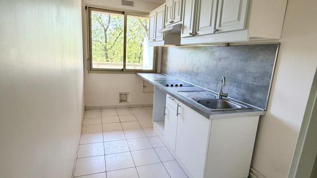 Saint-Cloud - Parc de Béarn - 3 pièces, balcon sur jardins - 66 m²