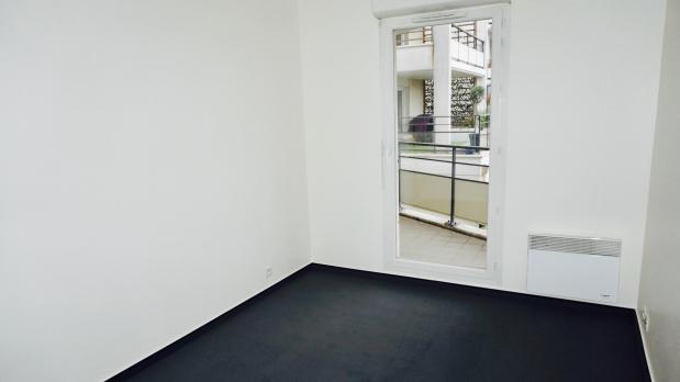 A LOUER - 4 pièces de standing avec terrasse sur Seine - 83 m² 